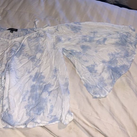 Large Flowy Tie Dye cropped cold shoulder blouse by Style Envy blue and white - Picture 4 of 5